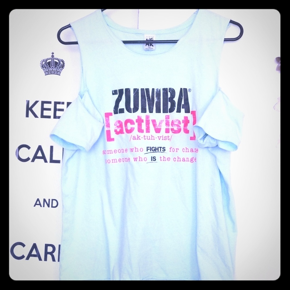 Off the shoulders zumba tee